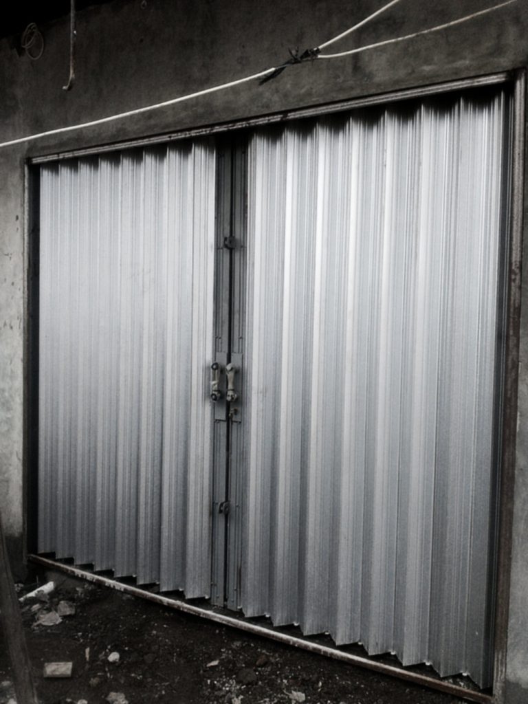 folding-gate-galvalum