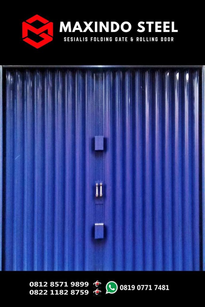 Folding gate besi biru tebal 0.5mm dipasang di Cempaka Baru Jakarta Pusat