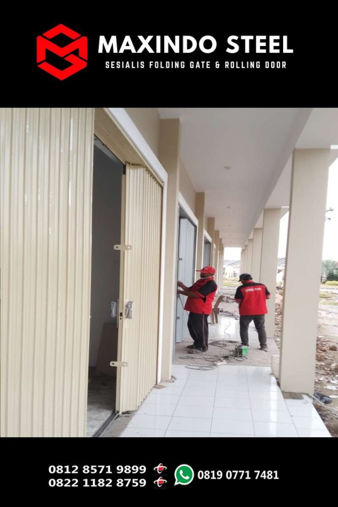 Pintu folding gate krem di Mangga Dua Selatan Jakarta Pusat