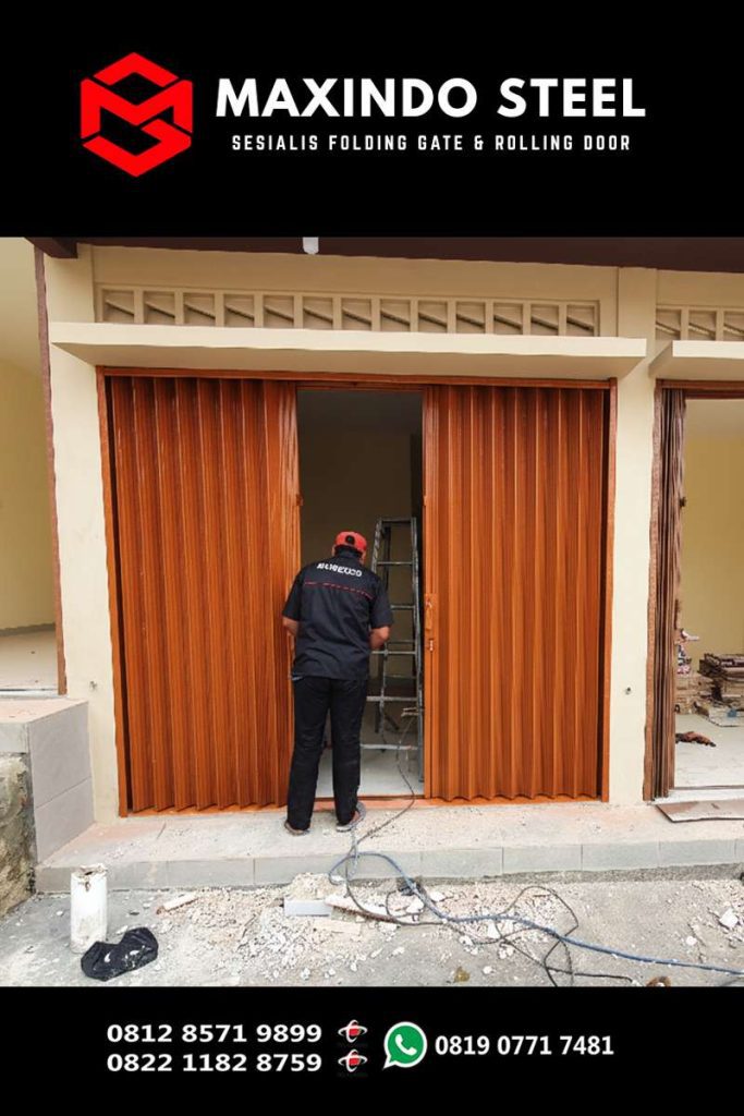 Folding Gate Pejagalan Jakarta Utara warna coklat galvalum untuk toko atau ruko